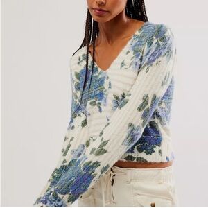 Free People Bed Of Roses V Neck Ivory Blue Floral Cropped Sweater Boho S